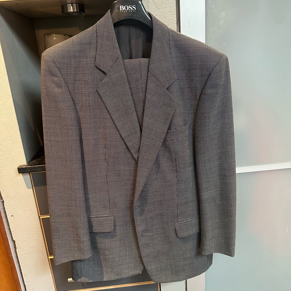 Vintage Hugo Boss Suit in Cerruti 1881 Wool – Made in Italy